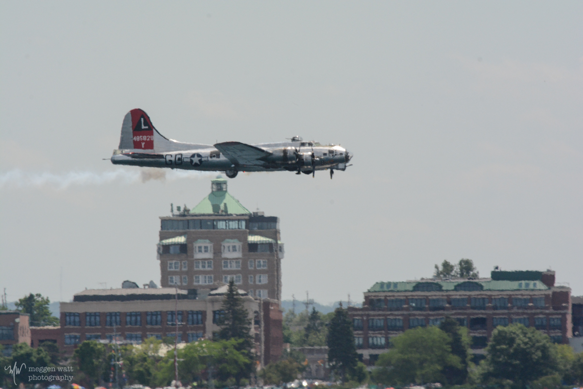 B-17 Yankee Lady And Park Place-3155